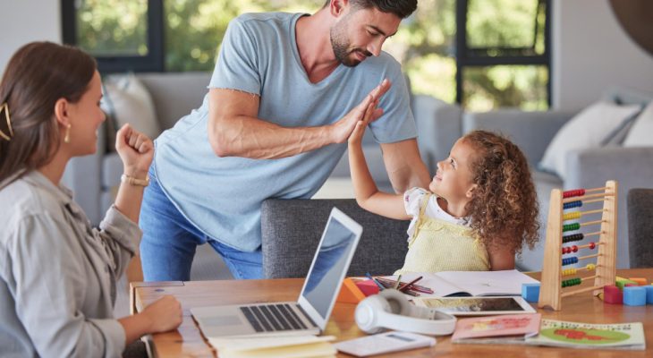 Cum să jonglezi între rolul de părinte și cel profesional
